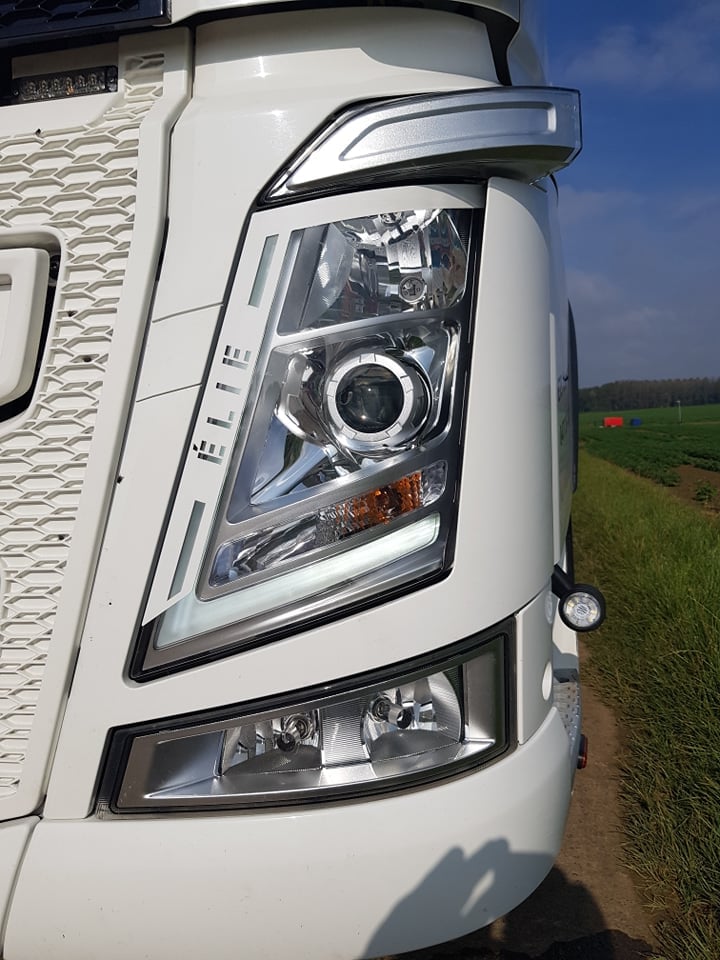ROSTFRIA ÖGONLOCK som passar VOLVO FH4 image 1