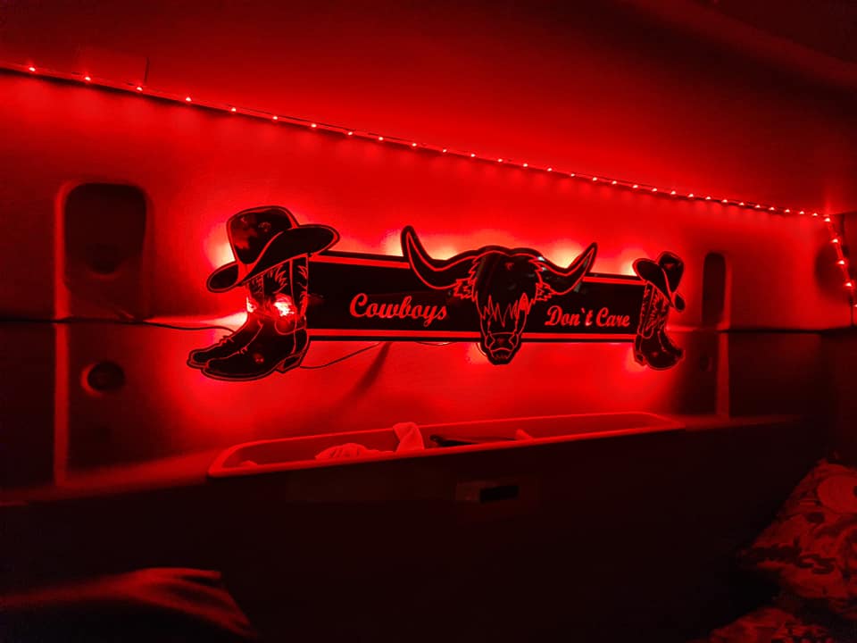 LED SPEGEL - COWBOYS DON'T CARE image 0