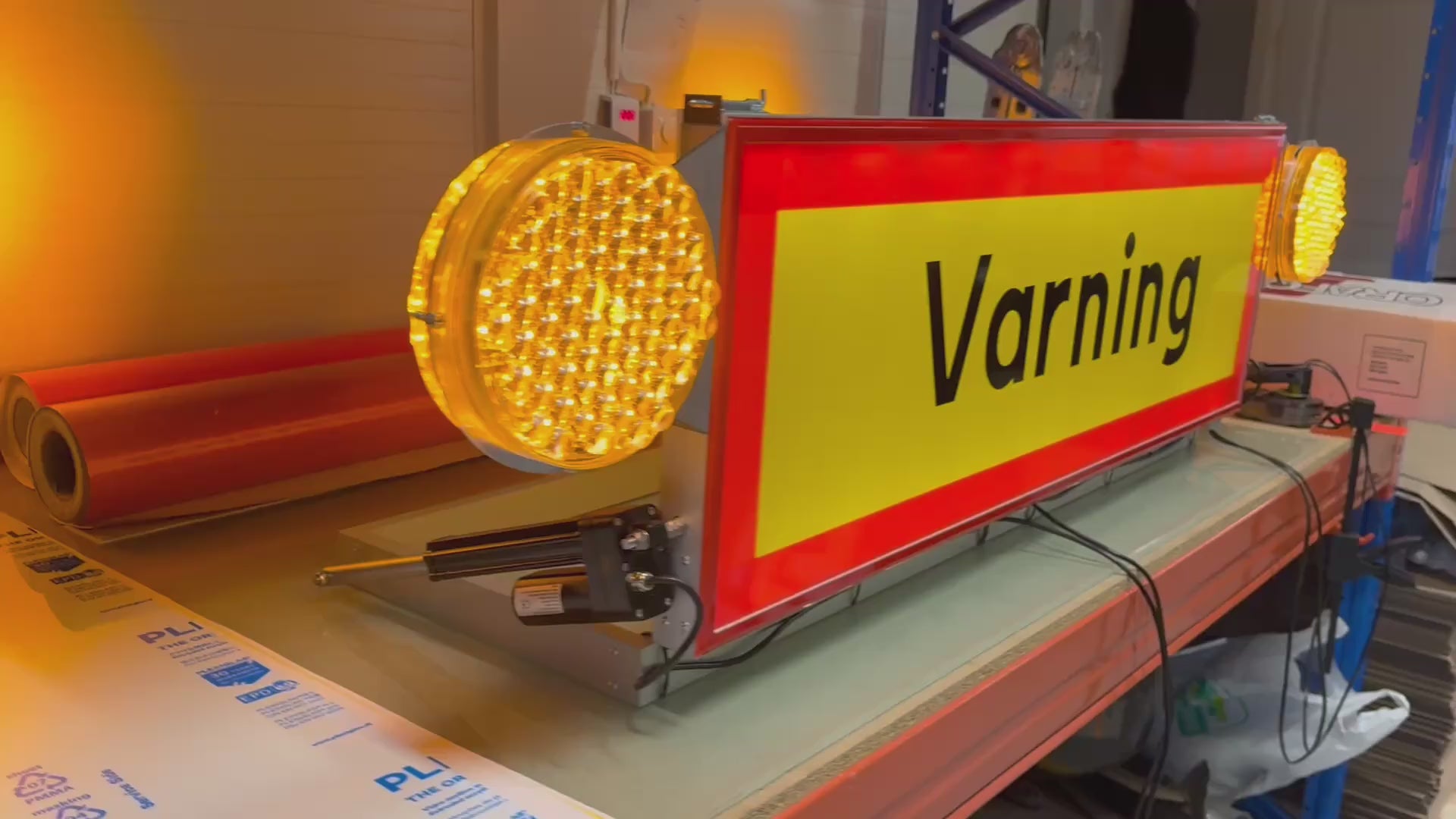 Varningsskylt för motoriserad ensam vägtransportledare